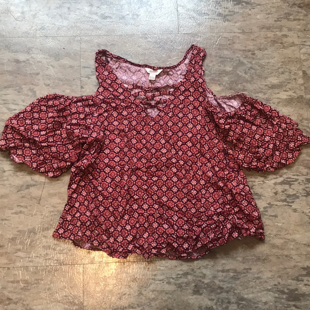 Arizona Jean Flowy Off shoulder Tee